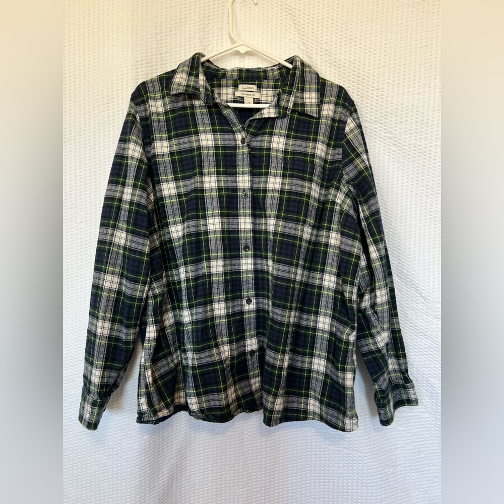 L.L. Bean Relaxed Fit Flannel Plaid Button-Up Shirt Cotton Long Sleeve Women’s
